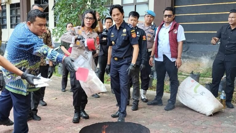 Polda Kepri Musnahkan Narkoba Termasuk Vape Etomidate
